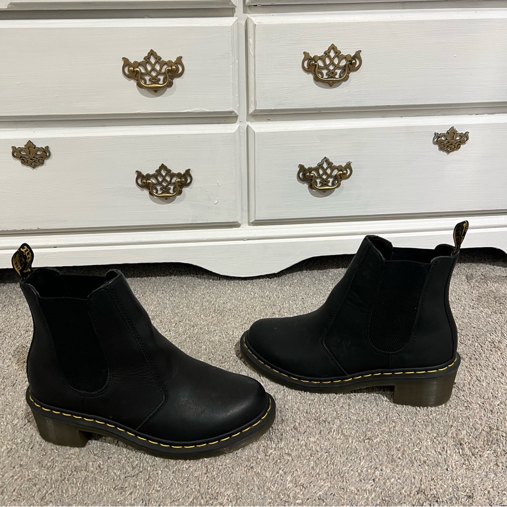 Dr. Martens 2976 Leather Chelsea Boots - Picture 5 of 9